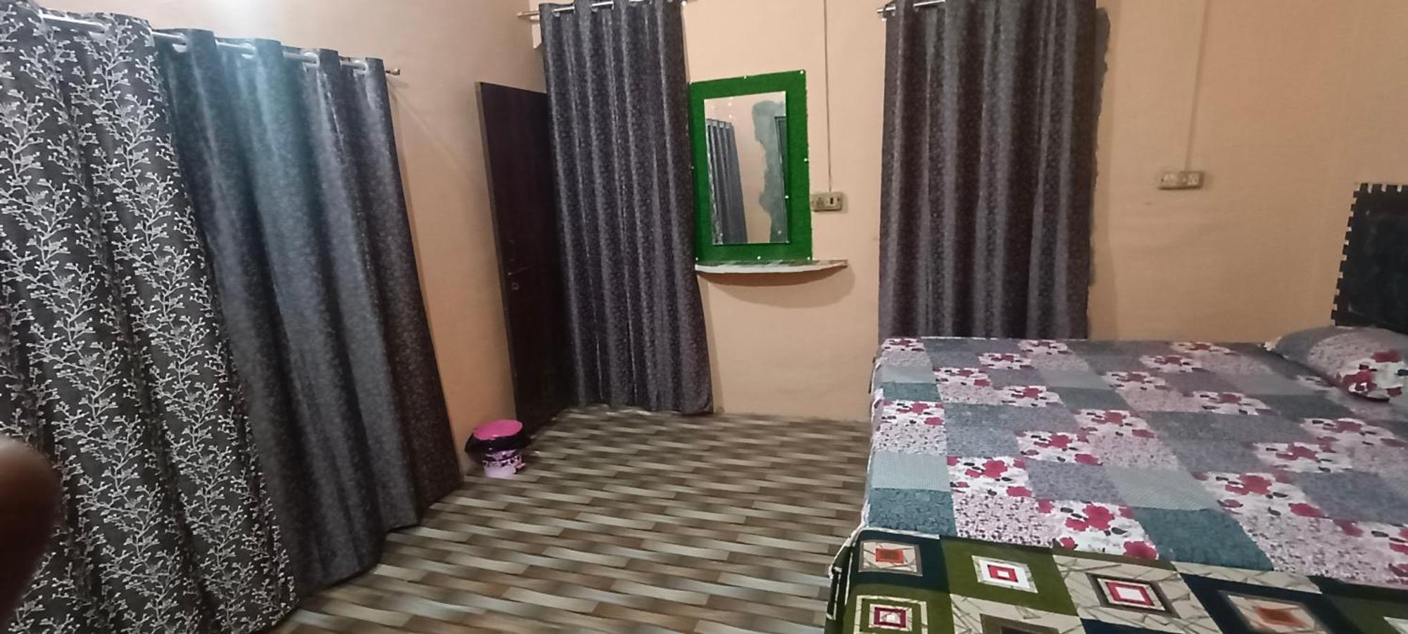 Shree Gopal Niketan Hotel Mathura Room photo